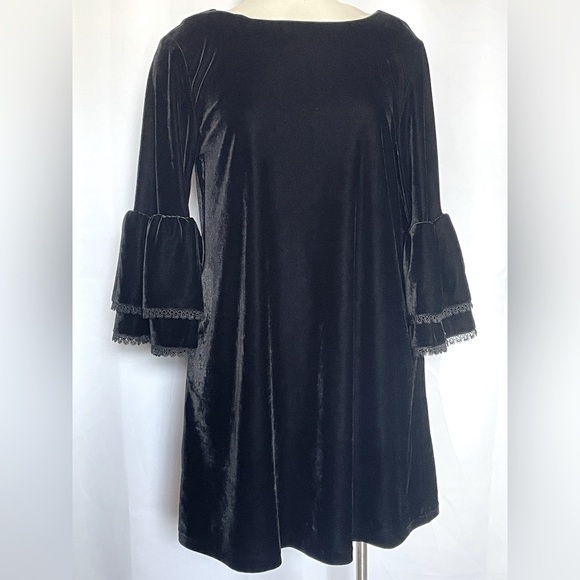 Muche & Muchette Dresses & Skirts - Muche & Muchette  Black Velvet Dress